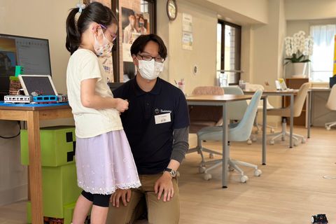 楽しみながら創造力と論理的思考力を育む