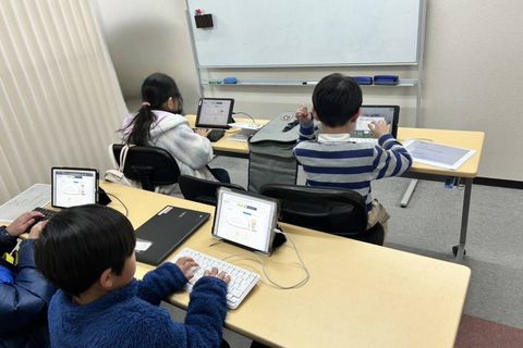 楽しくプログラミングを学べます！