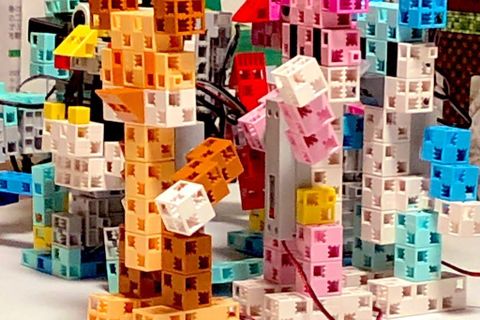 制作ロボットたち