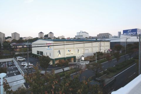 京王堀之内駅より徒歩15分、スクールバスもご利用いただけます。
