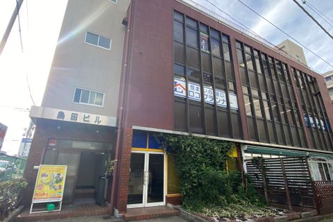 柏駅南口から徒歩5分。