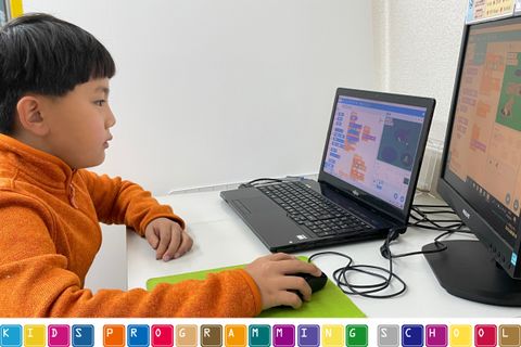 真剣な眼差しの先には！？『2画面学習法式』だから見ながら学べて理解しやすい！