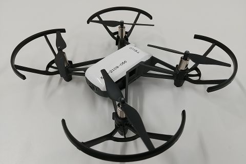 教育用の小型ドローンを無料で使用いただけます。