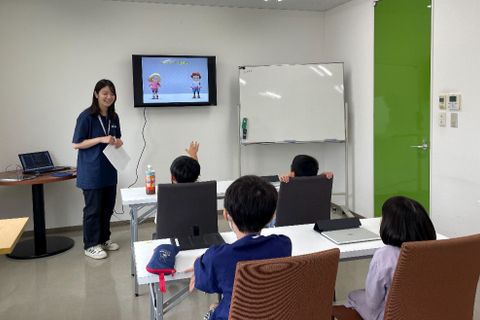 ログラミングの基礎から応用まで、楽しく学べる授業