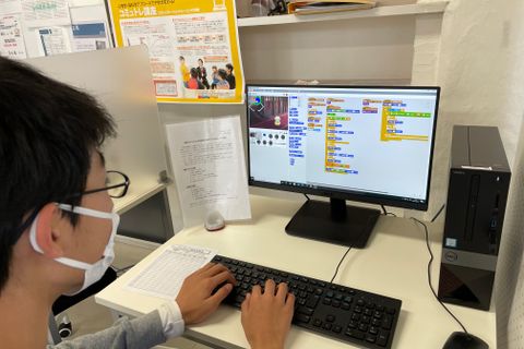 【マナカル豊川】プログラミングの授業中