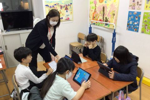 難しいコードも夢中になって楽しみながら覚えられます。ミッションを進めて新しいコードを学び、自分だけの作品を作ることで「思考力・判断力・表現力」を養うことができます。