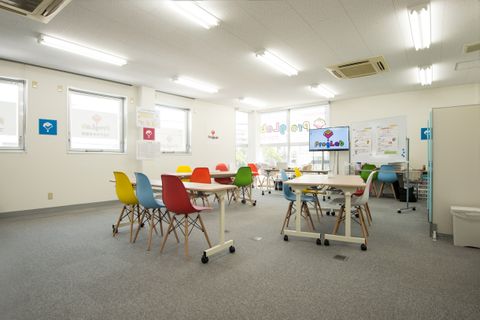 【プログラボ学園前】近鉄奈良線 学園前駅 徒歩５分ですので、便利に、安全に通っていただけます。 生徒のみなさんは、奈良市、生駒市、木津川市を中心に幅広く在籍しています。
