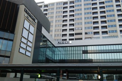 京王線府中駅南口より徒歩1分！雨にも濡れずに通うことができます！