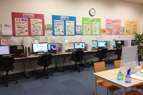 授業スペースは姉妹校のパソコン教室も運営しています