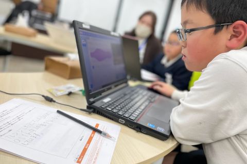 真剣に取り組んでいます。集中力が高められるのもiTeenの魅力の一つ