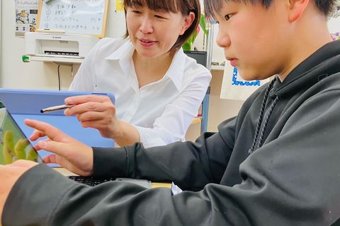 コーチが一人一人にしっかり寄り添って指導します。