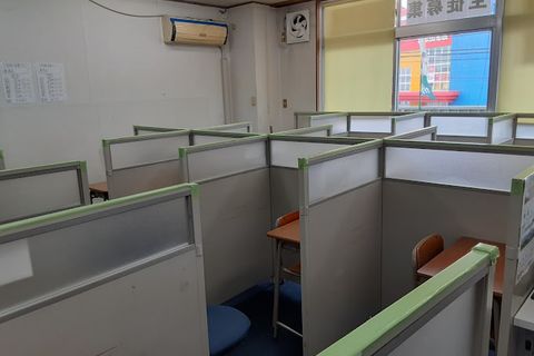 教室は明るく楽しい雰囲気です！
