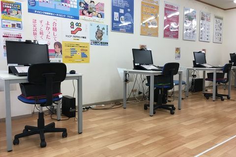 教室内（一般のパソコン授業スペース）