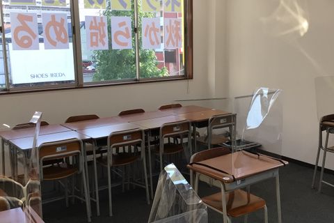 佐賀駅前　教室内観