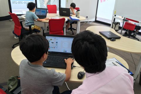 いつでも先生が教えてくれるからプログラミング未経験でも安心