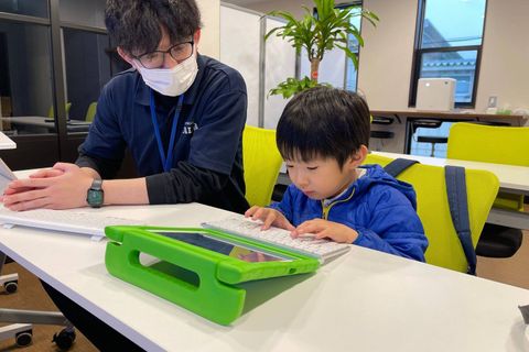 一人ひとりのペースや理解度に合わせたコーチングを行っていきます。