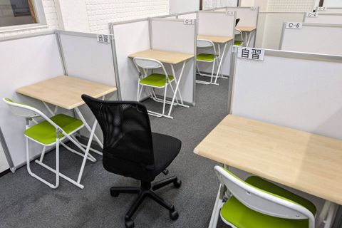 教室は明るく楽しい雰囲気です！