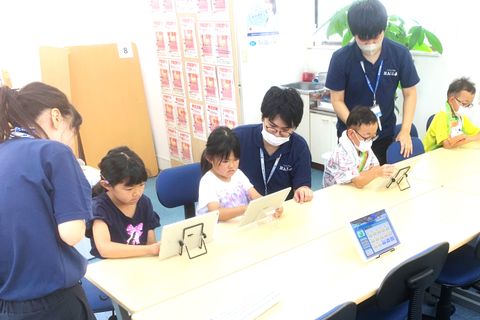 一人ひとりのペースに合わせてコーチが導きます。
