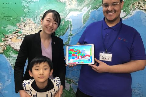 コーチと一緒に楽しみましょう！※保護者の許可を得て掲載しています