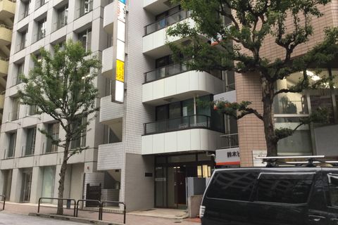 Crefusお茶の水校。JR中央本線 御茶ノ水駅御茶ノ水橋口から徒歩5分。
