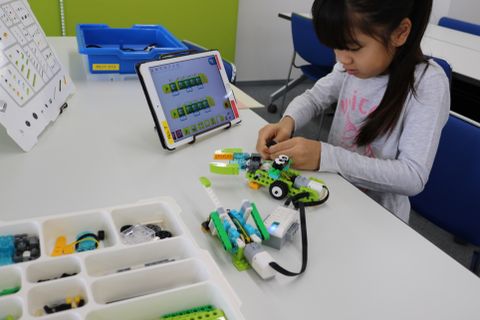 ロボット組み立てながら学べる