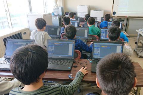 富山県内の小学校で講座を行っています