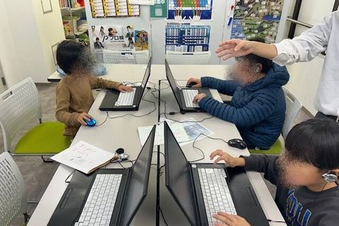 1クラスは最大4人です