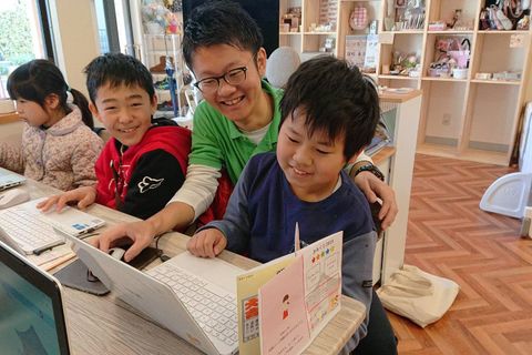 「Scratch」は子どもでもかんたん！