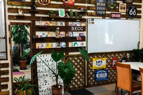 無機質な室内ではないため、ユニークな発想が生まれやすい雰囲気の教室です