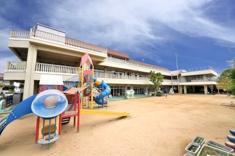 舞子幼稚園内で授業を行います。