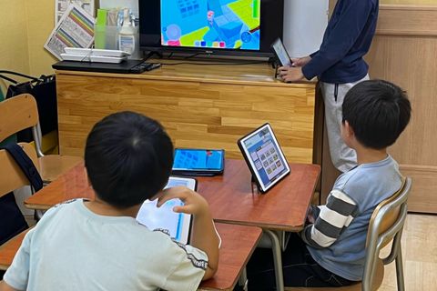 クリエイト作品をプレゼンして、表現力・コミュニケーション能力も高めます。