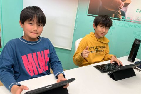 生徒同士の学び合いの機会を大切にしています。様々な学年の生徒がお互い教え合う環境も整っています。