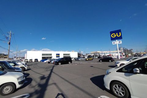 ＧＵ御幸ヶ原店様のそば、近くにはヨークベニマル御幸ヶ原店様など、ショッピングスポットがたくさん