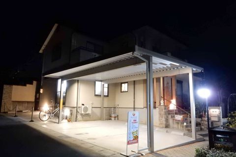 教室外観(夜)