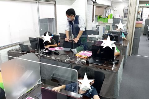 動画と実際の講師のダブルティーチング