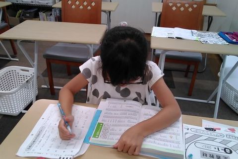明るい教室で学びやすい雰囲気ができています！