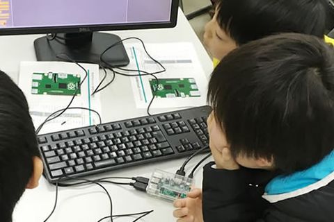 定期開催のITワークショップで、幅広いスキルを育成