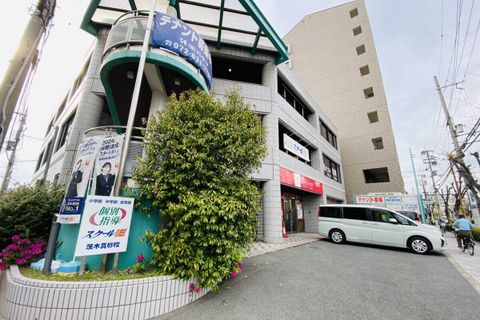 教室は平和堂さんの向かいのビルの2階になります。
