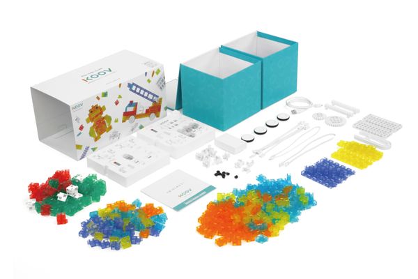 ロボットプログラミング教材として「KOOV®」を使用。