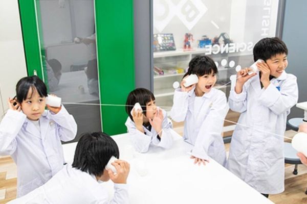 子どもに科学の「驚き」と「感動」、「発見する楽しさ」を与え、理科や科学が好きな子どもを育てます