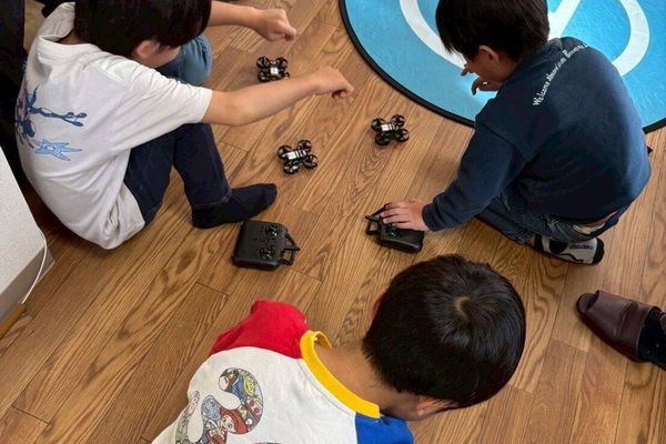 ルールは“縛り”じゃなく“考える力”。なぜ守るのかを学び、自分で判断できる子を育てます。