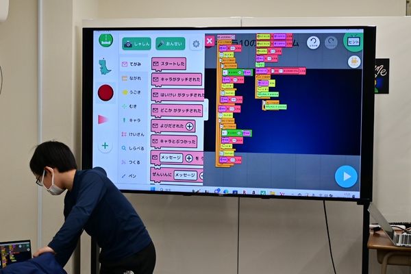 最初はみんな初心者ですが、上級者になるとこんなプログラミングも書けます