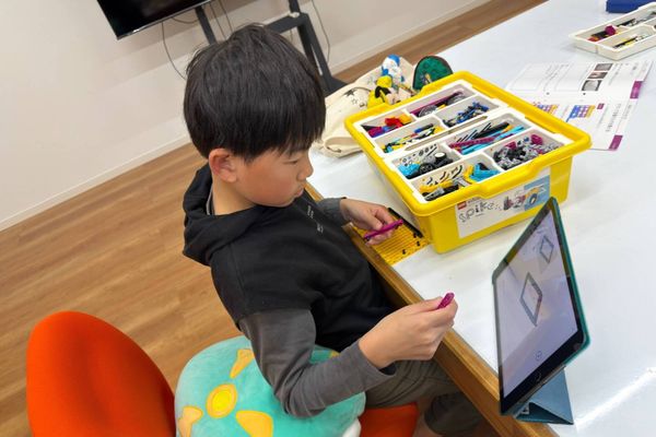 レゴ® WeDo2.0を使った授業の様子
