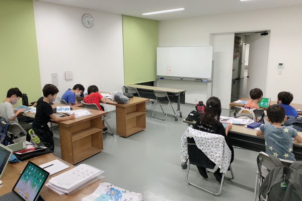 それぞれのペースでそれぞれのレベルに取り組んでいくのでみんな集中して取り組めています！