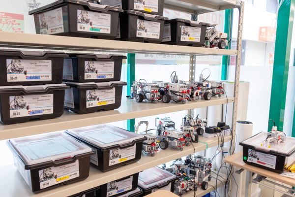 教育版レゴ®マインドストーム®EV3は一人1台に用意された教材（撮影：2020年8月）