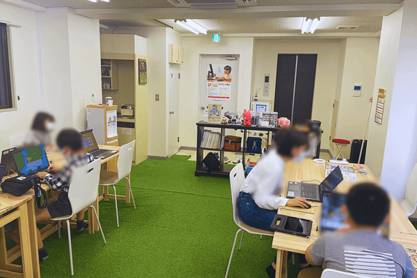 好きな時間に予約！レッスン後も教室内でお預かりが可能です