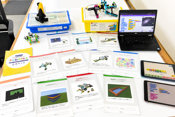 LEGO、Minecraft教育版、Scratch、Roblox、micro:bit、RaspberryPiなどなど多種多様な教材をご用意しています