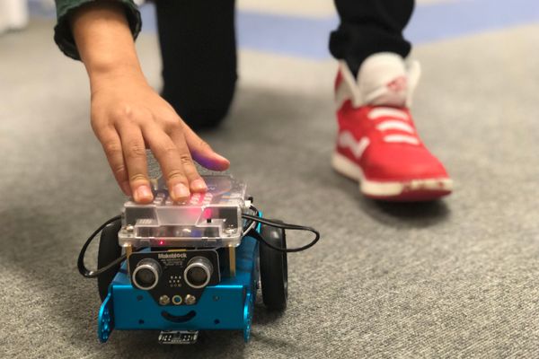 ロボットプログラミングのワークショップも行っています