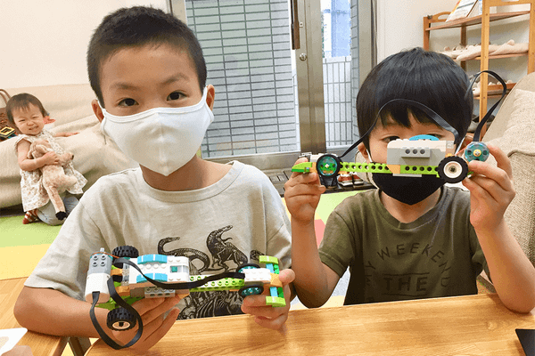 ロボットコースではレゴを使ってプログラミング！
