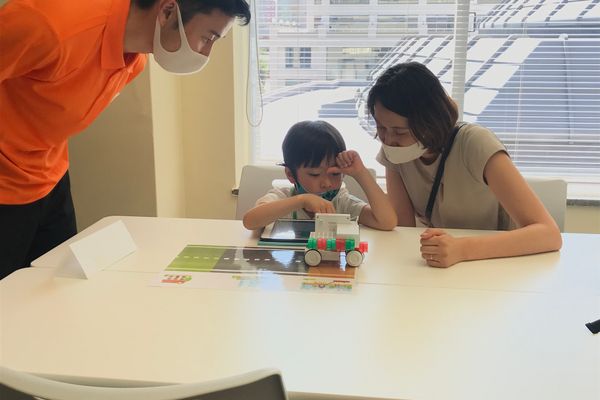 どんな動きをするのか、お母さんもドキドキです。